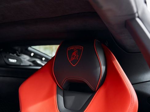 Used 2023 Lamborghini Huracan EVO image 49