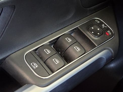 Certified 2023 Mercedes-Benz GLB 250 4MATIC image 30