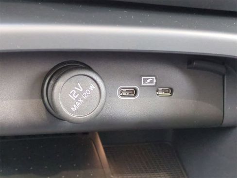 New 2026 Volvo XC40 B5 Core w/ Protection Package Premier image 29