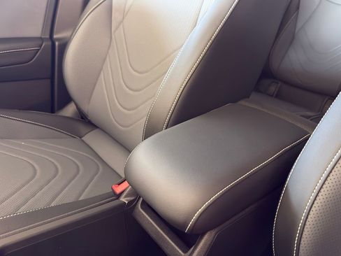 New 2026 Volkswagen Tiguan SE R-Line image 30