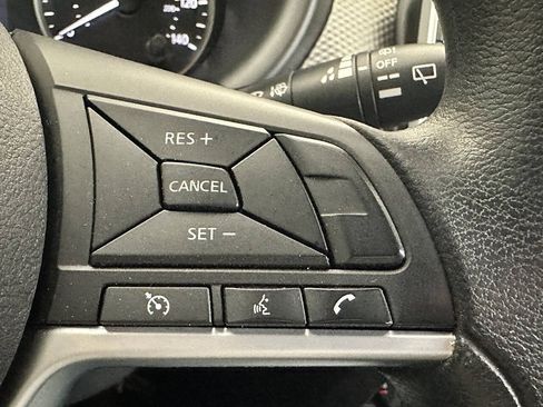 Used 2019 Nissan Kicks SV FWD image 27