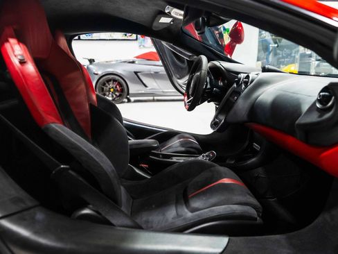 Used 2017 McLaren 570S Coupe RWD image 21