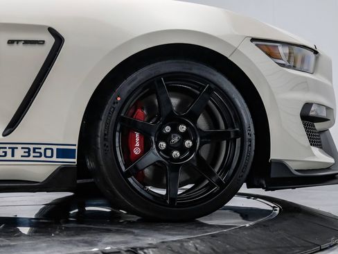 Used 2020 Ford Mustang Shelby GT350R w/ GT350R Equipment Group 920A RWD image 94