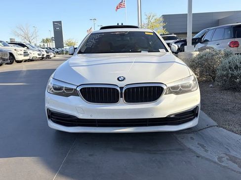 Used 2020 BMW 530i w/ Premium Package RWD image 2