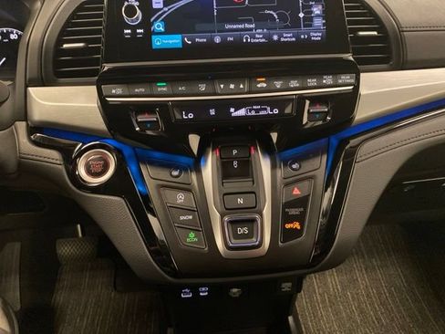 Certified 2025 Honda Odyssey Touring image 13