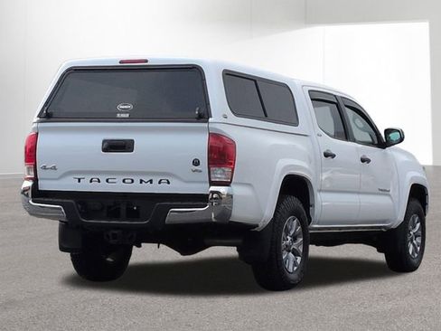 Certified 2017 Toyota Tacoma SR5 w/ Tow Package AWD/4WD image 6