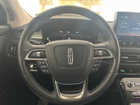 Used 2023 Lincoln Nautilus FWD w/ Premium Package image 14