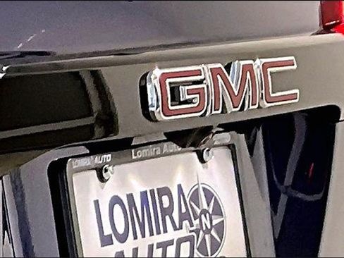 Used 2023 GMC Acadia SLE image 41