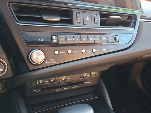 Used 2022 Lexus ES 350 350 w/ Premium Package image 16