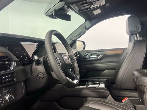 Used 2025 GMC Yukon Denali image 20