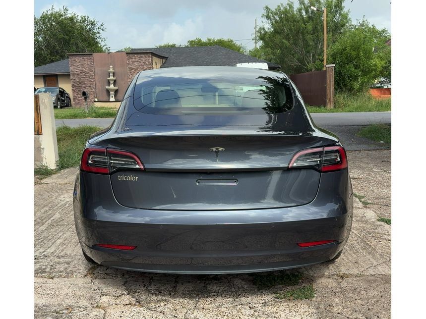 Used 2021 Tesla Model 3 Standard Range Plus RWD image 3