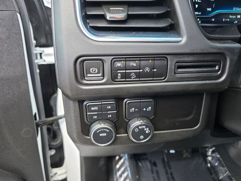 Used 2023 Chevrolet Suburban Premier AWD/4WD image 29