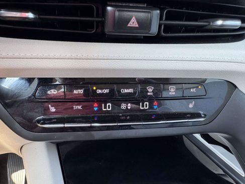 Used 2023 Buick Envision Preferred AWD/4WD image 35
