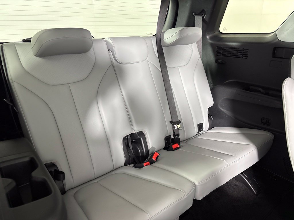 Used 2024 Hyundai Palisade SEL FWD image 7