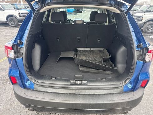 Used 2022 Ford Escape SE w/ SE Sport Appearance Package image 12