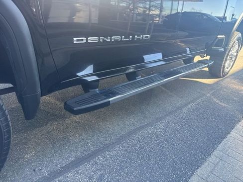 Used 2022 GMC Sierra 2500 Denali image 6