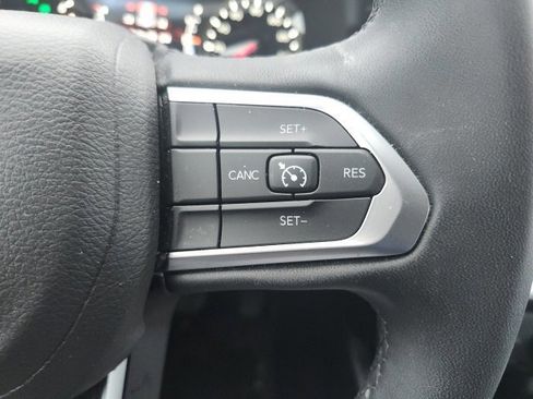 Used 2023 Jeep Compass Latitude image 20