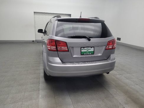 Used 2019 Dodge Journey SE FWD image 6
