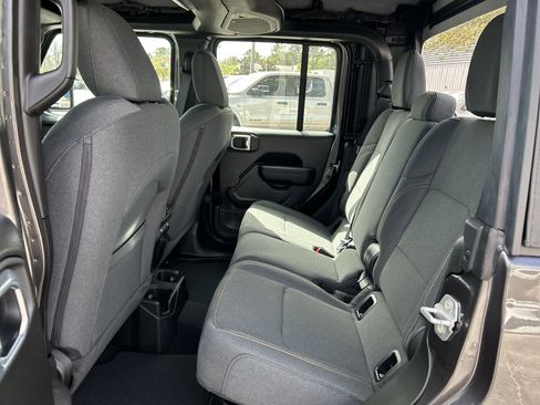 New 2026 Jeep Gladiator Sport image 54