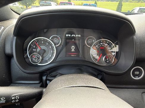 Used 2025 RAM 1500 Big Horn AWD/4WD image 29