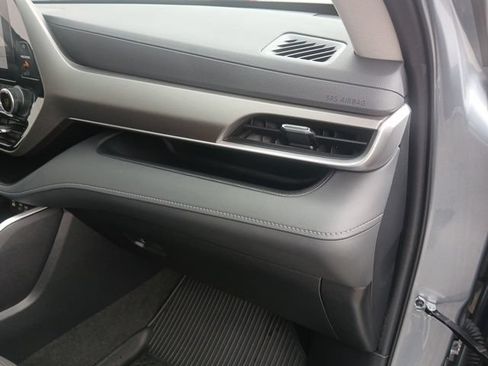 Used 2023 Toyota Highlander LE FWD image 23