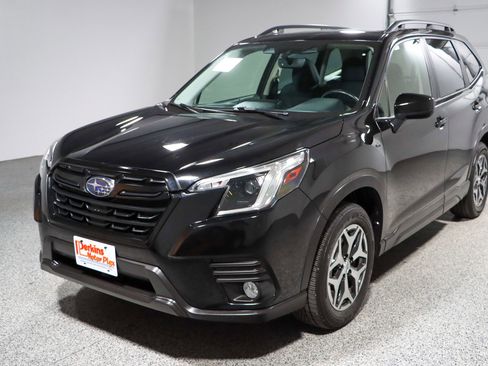 Used 2023 Subaru Forester Premium AWD/4WD image 30