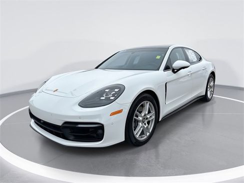 Used 2023 Porsche Panamera image 1