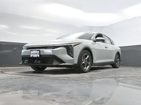 Used 2025 Kia K4 FWD image 49