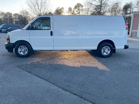 Used 2017 Chevrolet Express 3500 LS image 2