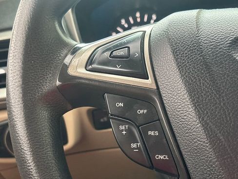 Used 2015 Ford Fusion SE FWD image 26