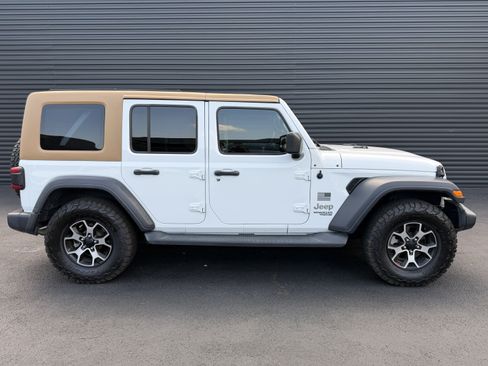 Used 2019 Jeep Wrangler Unlimited Sport S AWD/4WD image 8