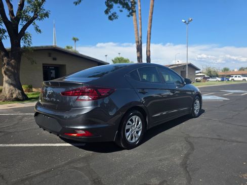 Used 2020 Hyundai Elantra SE FWD image 7