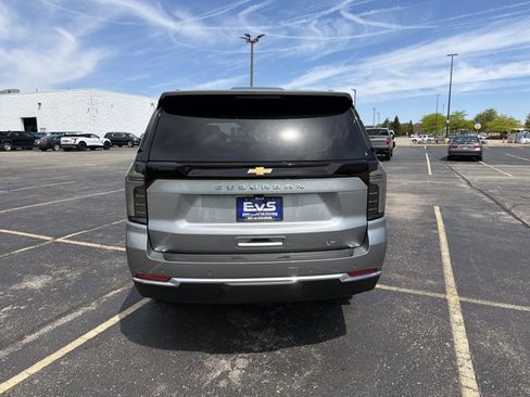 New 2026 Chevrolet Suburban LT w/ Comfort Package AWD/4WD image 6
