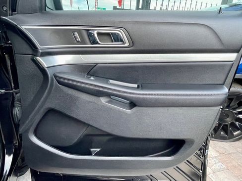 Used 2017 Ford Explorer XLT w/ Equipment Group 201A image 35