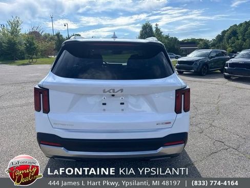 Certified 2025 Kia Sorento SX FWD image 4