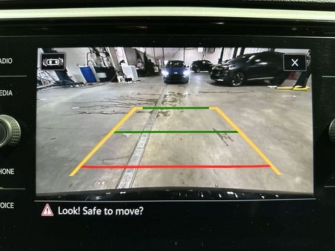 Used 2023 Volkswagen Atlas SE w/ Panoramic Sunroof Package image 23