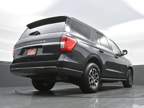 Used 2022 Ford Expedition XLT AWD/4WD image 32