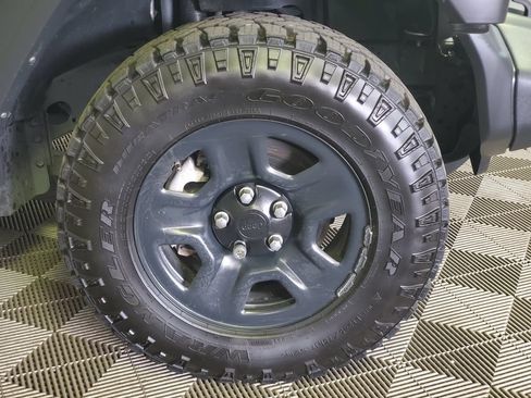 Used 2023 Jeep Wrangler Sport AWD/4WD image 28