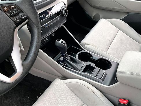 Used 2018 Hyundai Tucson SE image 12