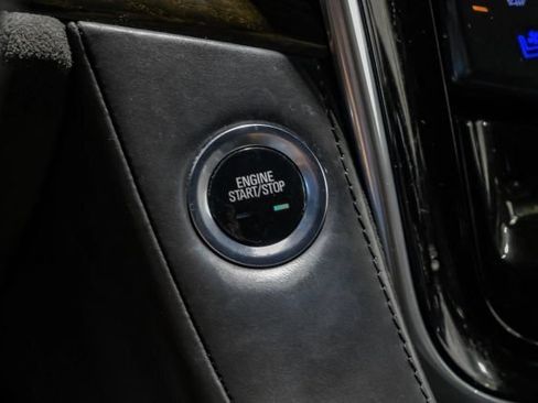 Used 2020 Cadillac Escalade Platinum RWD image 29