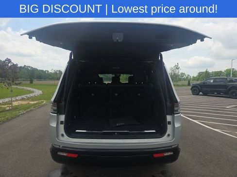 Used 2024 Jeep Grand Wagoneer Series III w/ Quick Order Packagew 28T AWD/4WD image 14