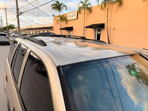 Used 2005 Chevrolet TrailBlazer LS w/ LS Preferred Equipment Group RWD image 9