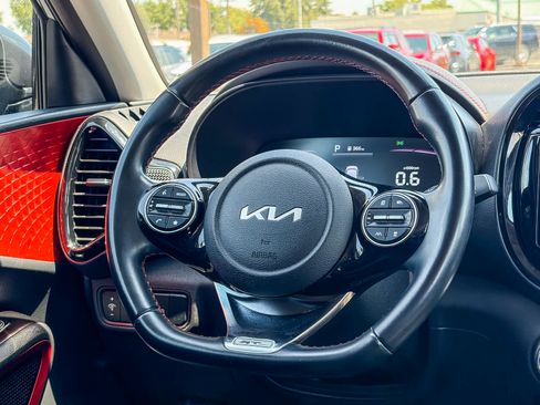 Used 2023 Kia Soul GT-Line w/ GT-Line Technology Package FWD image 27