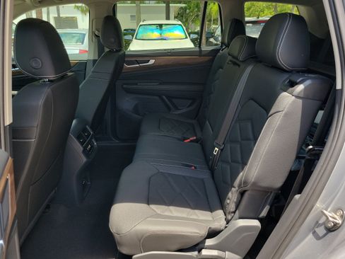 New 2026 Volkswagen Atlas SE FWD image 16