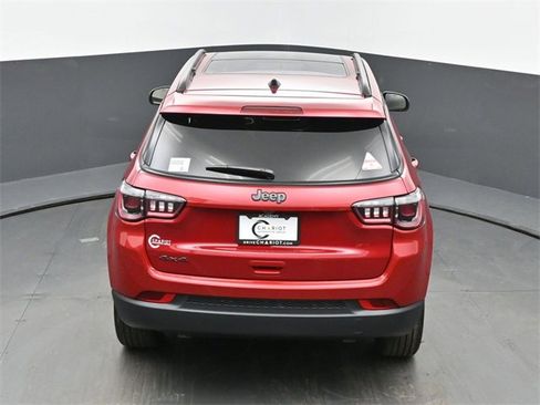 New 2026 Jeep Compass Latitude image 42