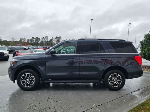 Used 2024 Ford Expedition XLT image 4