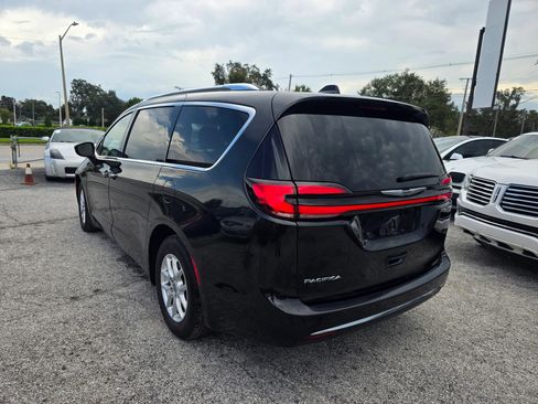 Used 2021 Chrysler Pacifica Touring-L FWD image 5