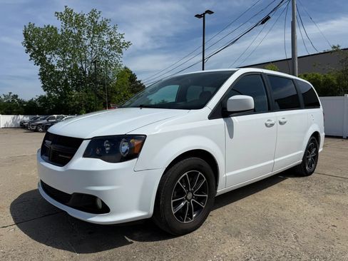 Used 2018 Dodge Grand Caravan SXT w/ Driver Convenience Group FWD image 5