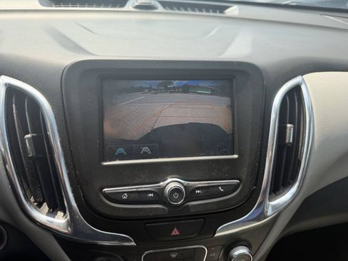 Used 2018 Chevrolet Equinox LS FWD image 24