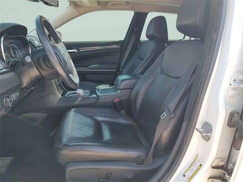 Used 2019 Chrysler 300 Touring w/ Quick Order Package 2EF image 31